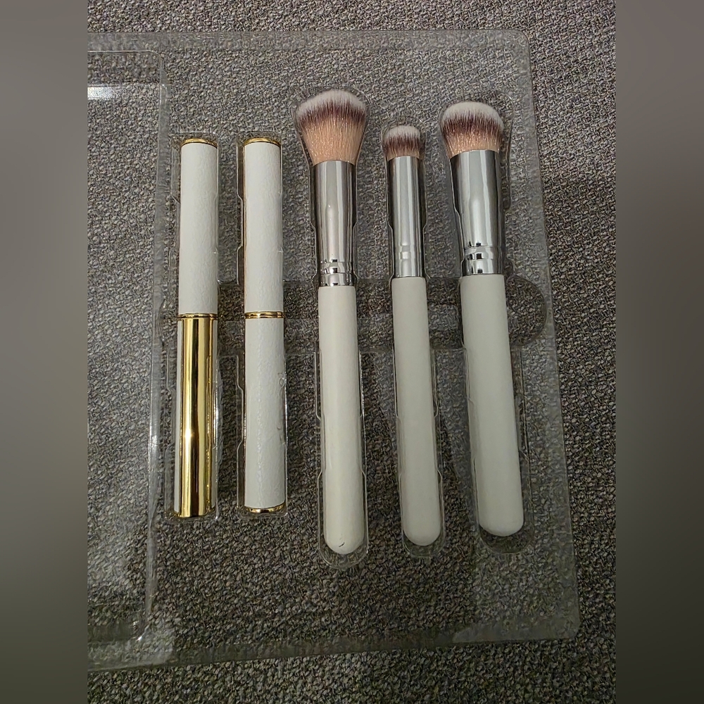 NEW 3 Pc Makeup Brush Set, 2 Lipsticks & 3 Face Masks